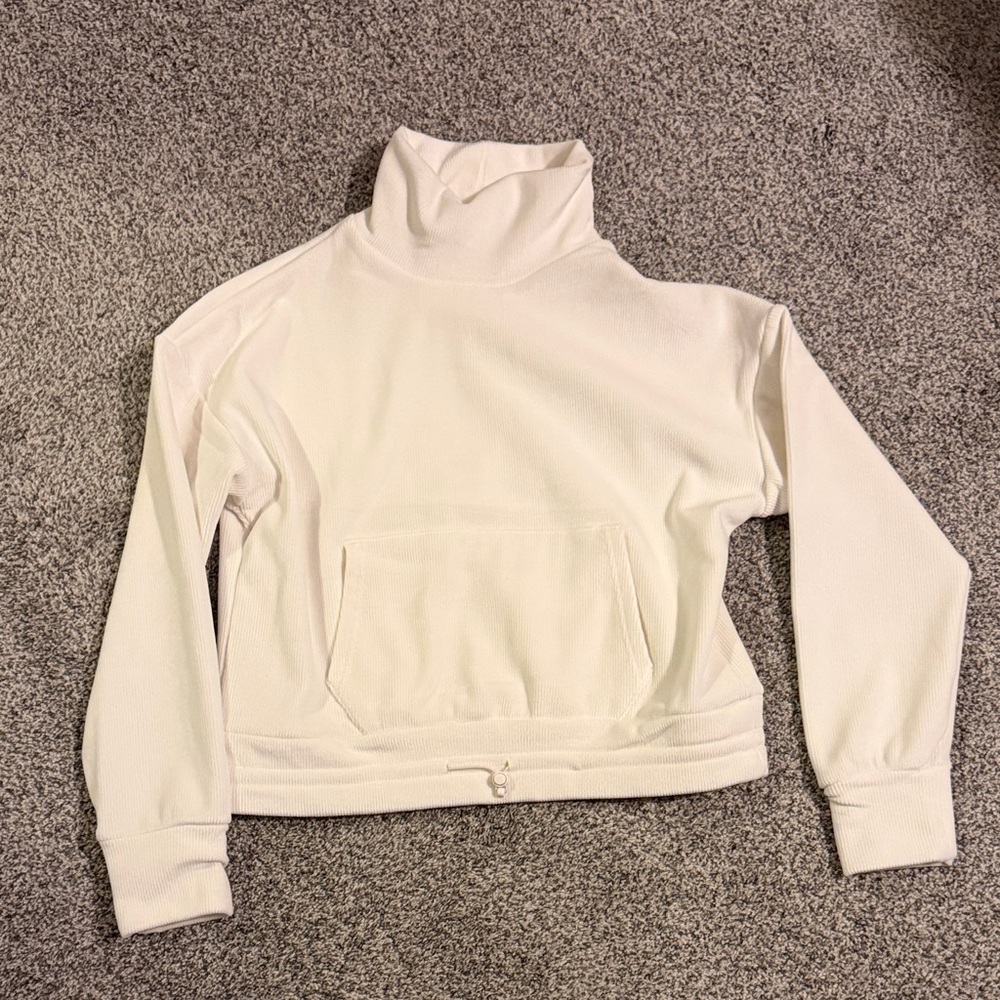 Kyodan Women's Cream Turtleneck Sweater